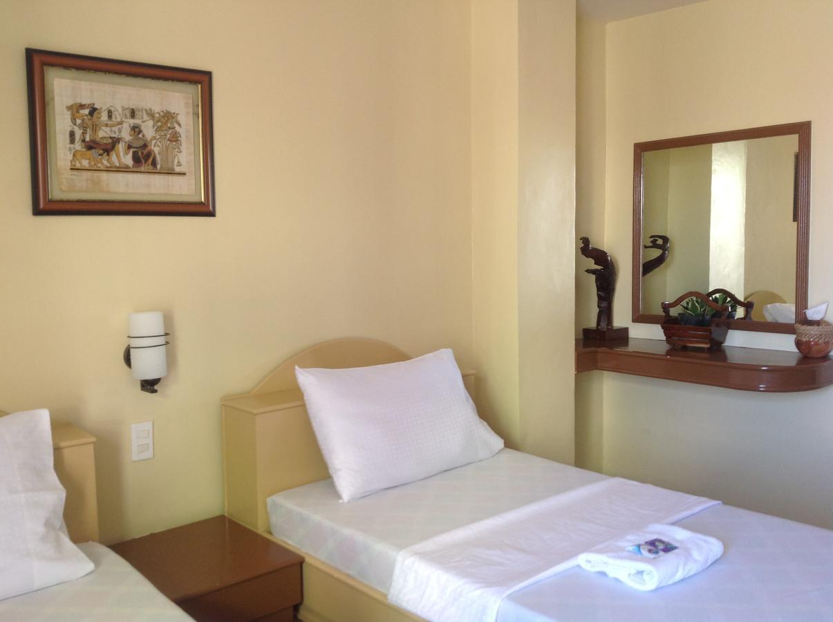 Danel Pensionne House تاكلوبان المظهر الخارجي الصورة