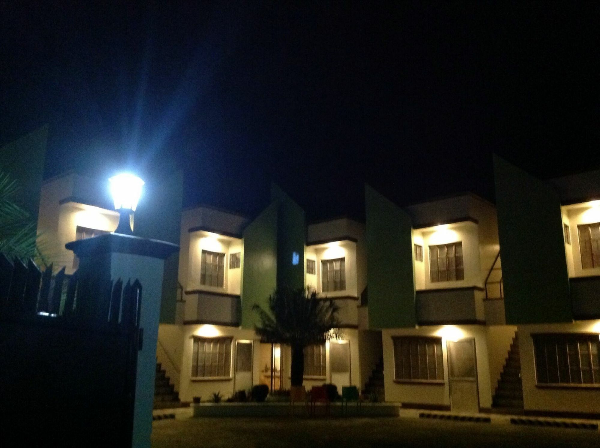 Danel Pensionne House تاكلوبان المظهر الخارجي الصورة